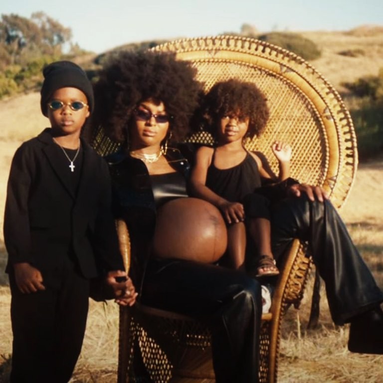 Ciara ft Ester Dean – Rooted